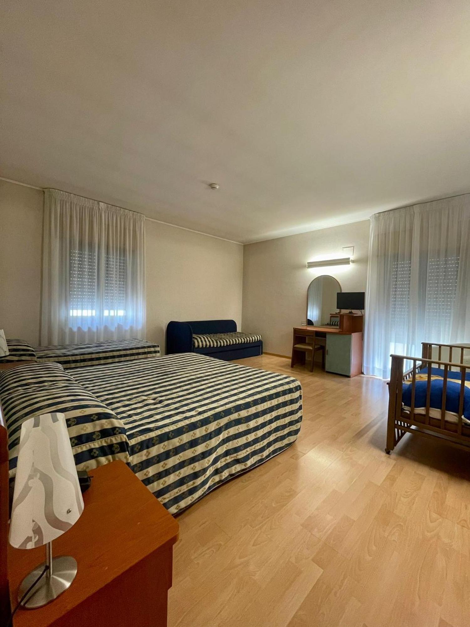 Hotel La Pergola Рионеро-ин-Вультуре Экстерьер фото