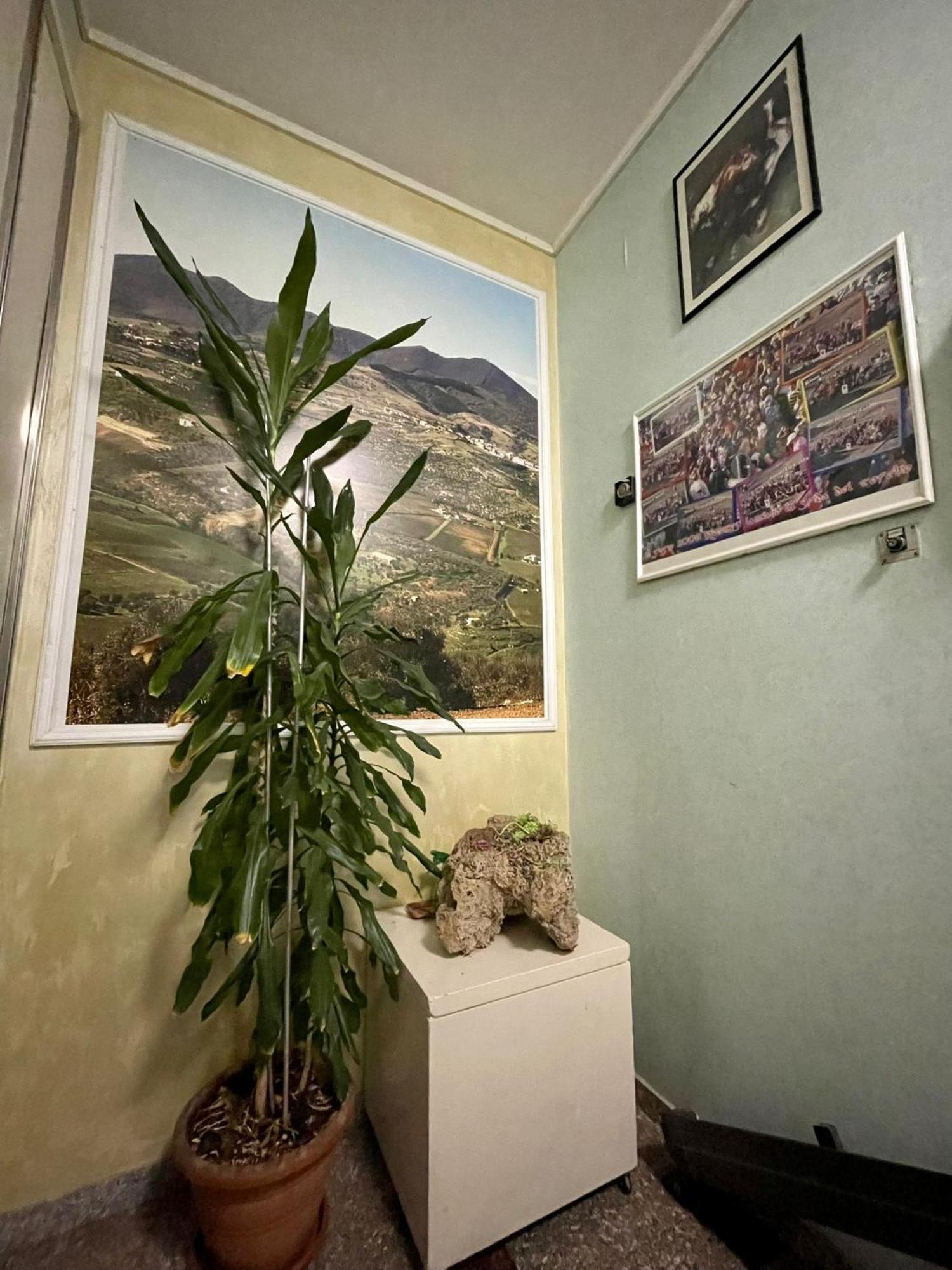 Hotel La Pergola Рионеро-ин-Вультуре Экстерьер фото